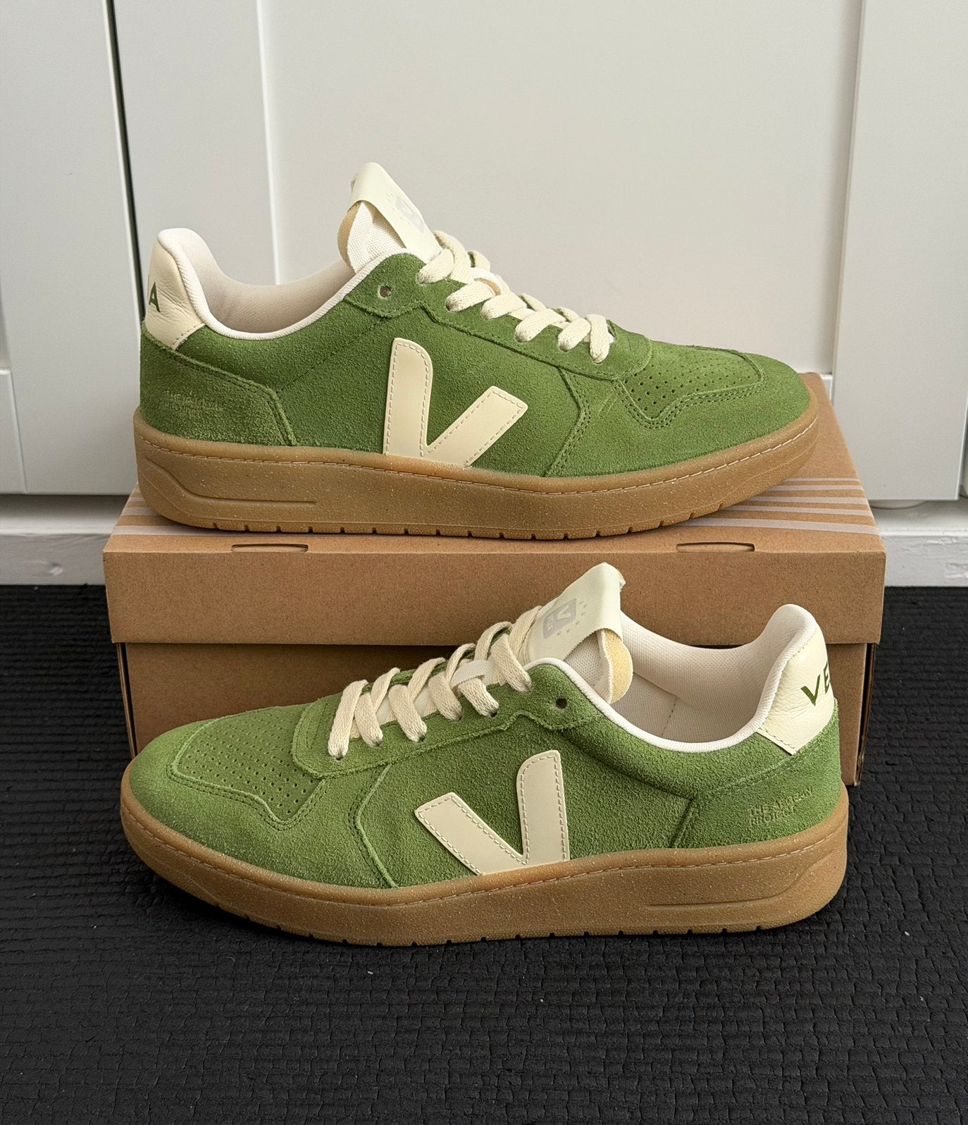 [Nieuw] VEJA V-82 “The Aegean Project” sneakers maat 37, Nieuw, Ophalen of Verzenden, Sneakers of Gympen, Groen