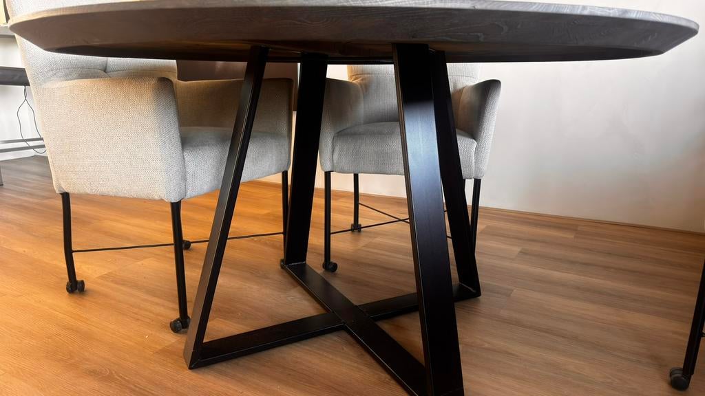 Eethoektafel rond. Tafel is van het met Koopman., Ophalen, Zo goed als nieuw, Rond, 100 tot 150 cm