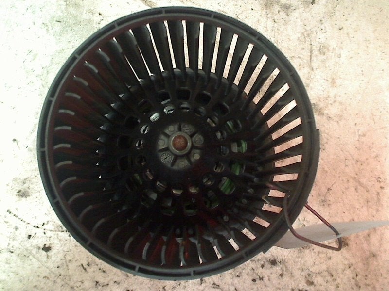 Kachel Ventilatormotor Renault Clio IV (5R) 2017 T1029527H, Gebruikt, Renault Deutschland AG, Dialog.deutschland@renault.de, Peter-Huppertz-Straße 5, Köln 51063, , Duitsland