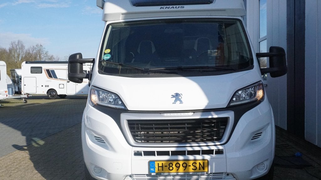 Knaus Platinum Selection 650 MEG 165pk, Caravans en Kamperen, Standaard zit, Tot en met 2, 6 tot 7 meter, Bedrijf