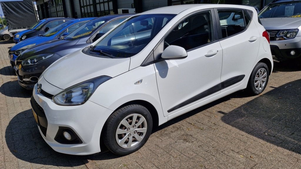 Hyundai i10 1.0i i-Motion Comf. (bj 2016), Auto's, 65 pk, Gebruikt, 4 stoelen, Origineel Nederlands