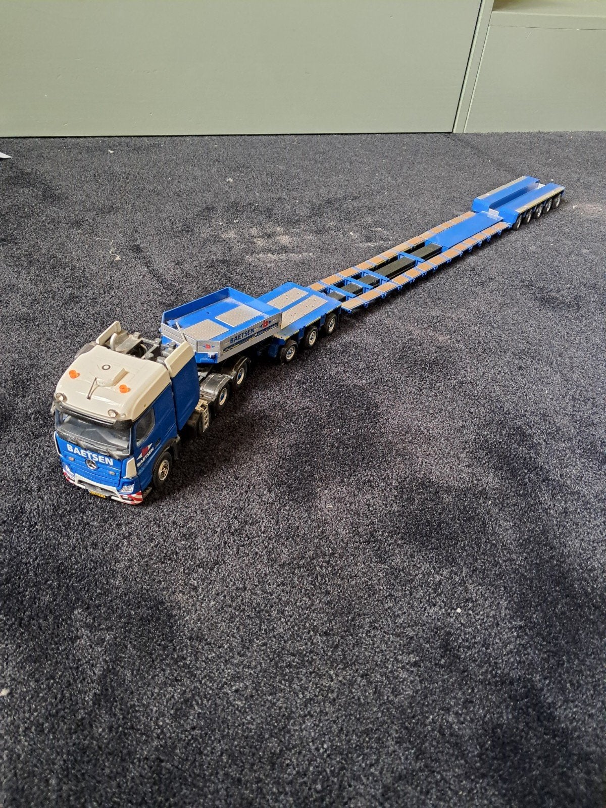 WSI Baetsen Mercedes-Benz Actros met Nooteboom dieplader, Ophalen, Zo goed als nieuw, Bus of Vrachtwagen, Wsi