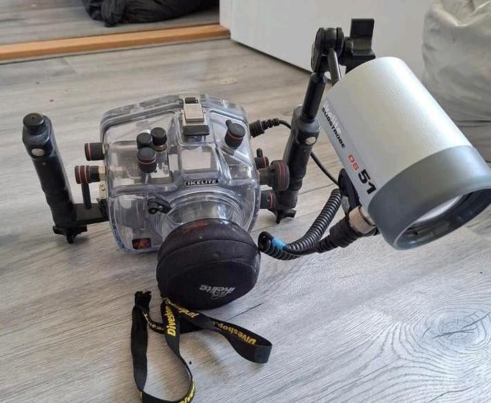 Onderwaterhuis van ikelite met filmlamp en flitser, Ophalen