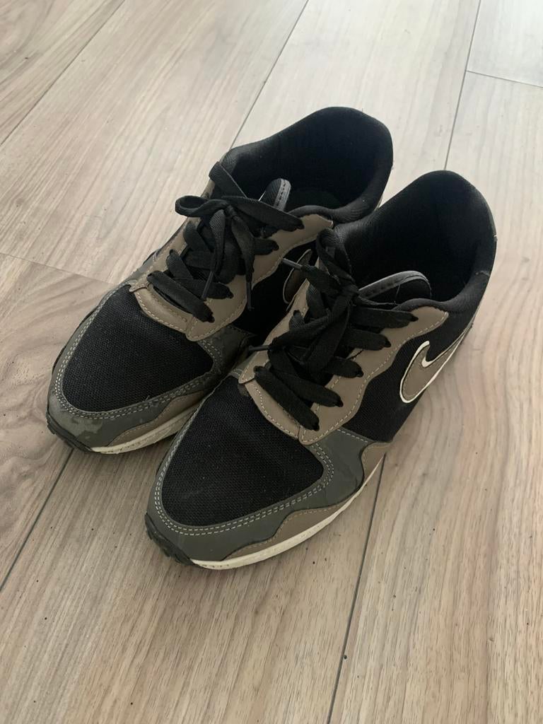 Zeer Prachtige Nike Schoenen Kleur Zwart Bruin Wit Maat 43, Ophalen of Verzenden, Zo goed als nieuw, Jongen of Meisje, Schoenen