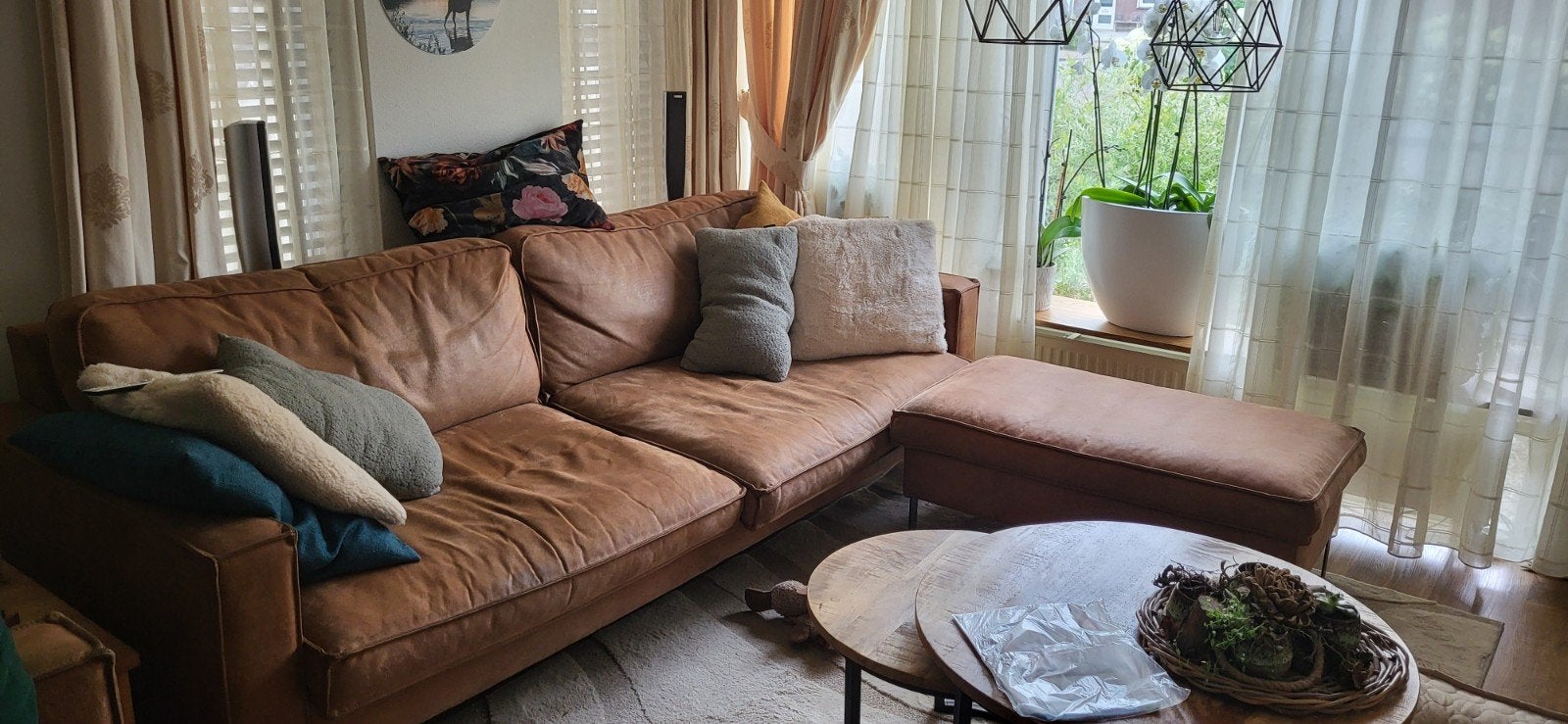 Cognac bank met losse hocker, Huis en Inrichting, Banken | Bankstellen, Ophalen, 250 tot 300 cm, Gebruikt, Driepersoons