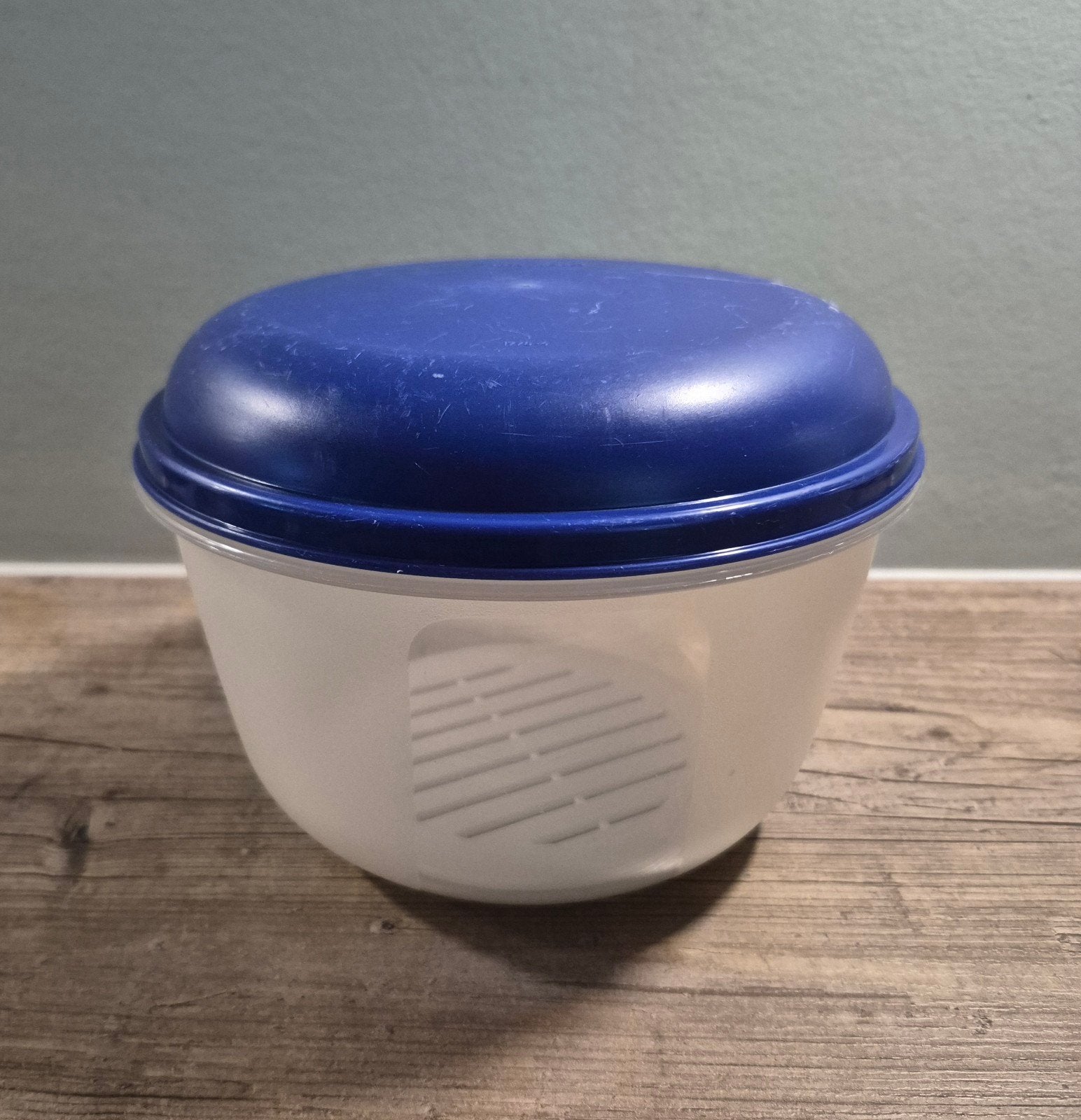 Tupperware Ruimtebol / slabol, Huis en Inrichting, Gebruikt, Bewaardoos, Blauw, Ophalen of Verzenden