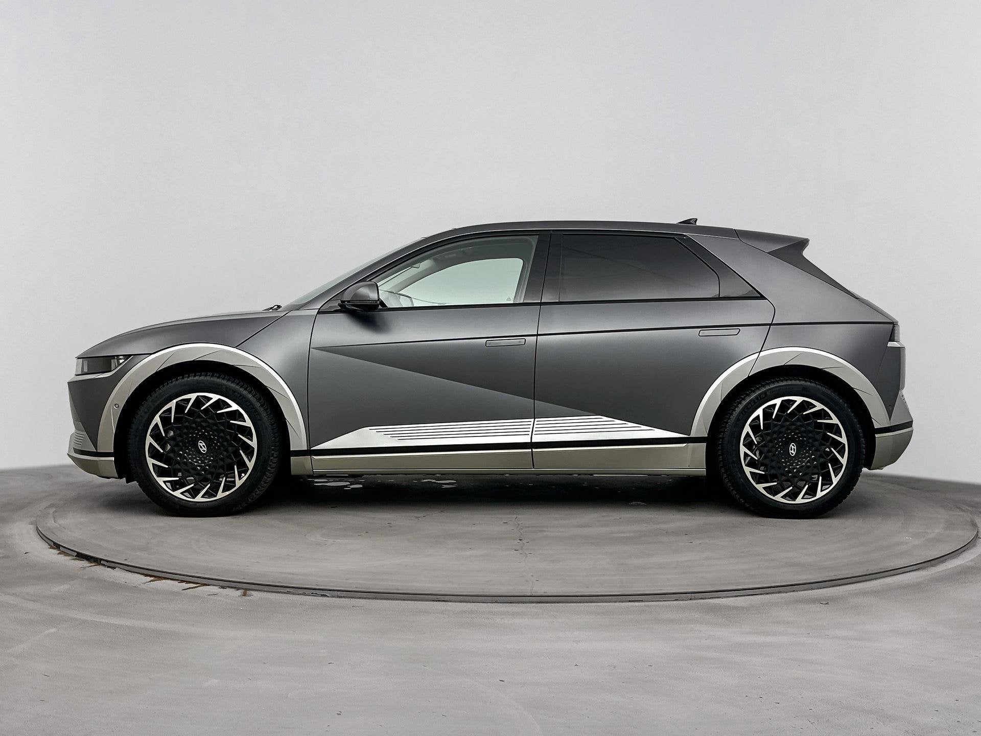 Hyundai IONIQ 5 Lounge AWD 73kWh 307PK | Trekhaak | Panorama, Gebruikt, IONIQ 5, Vierwielaandrijving, 1600 kg