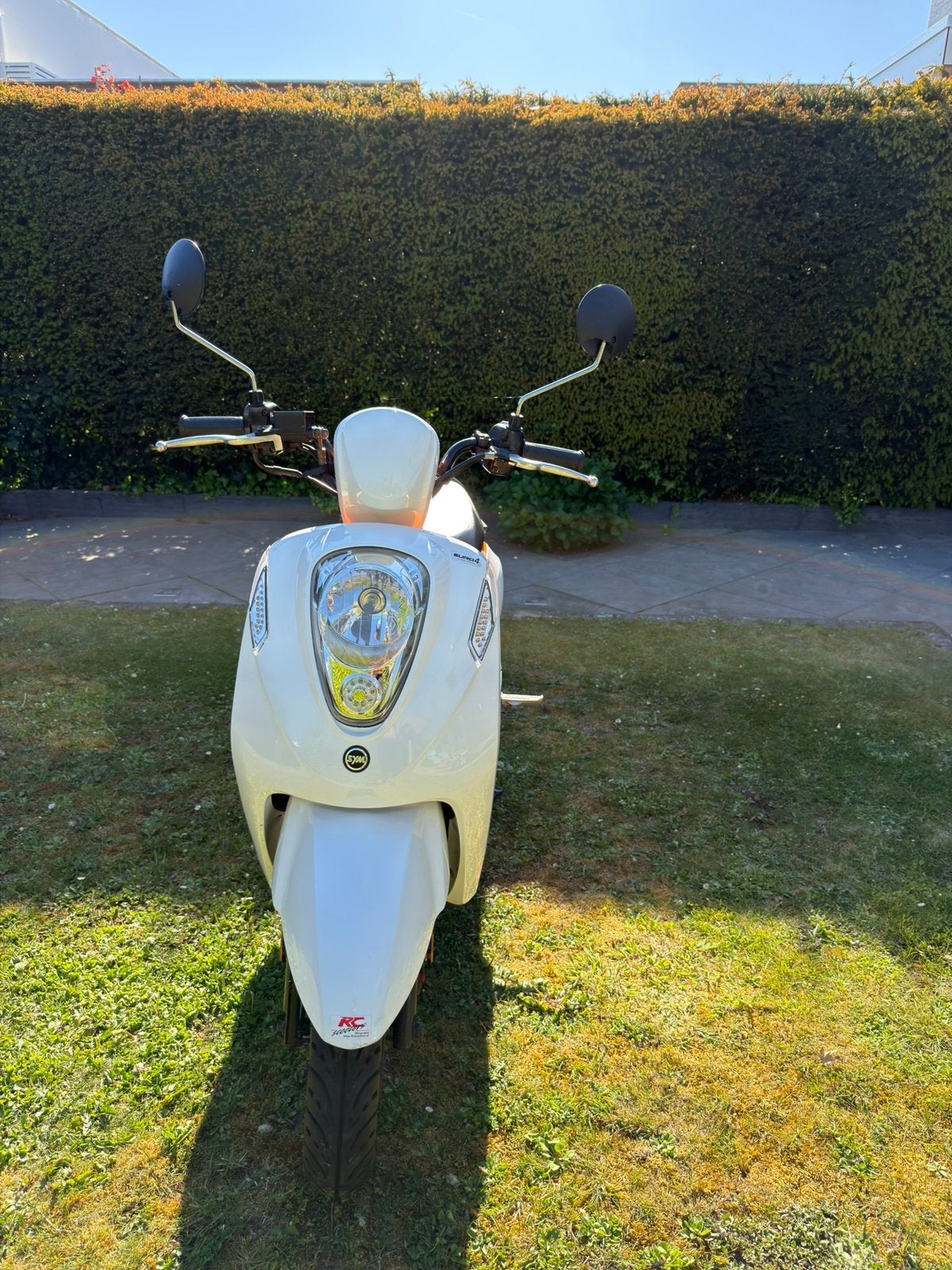 SYM Mio 2019, blauw kenteken, slechts 3196 km, Fietsen en Brommers, Scooters | SYM, Ophalen, Zo goed als nieuw, Benzine, Mio