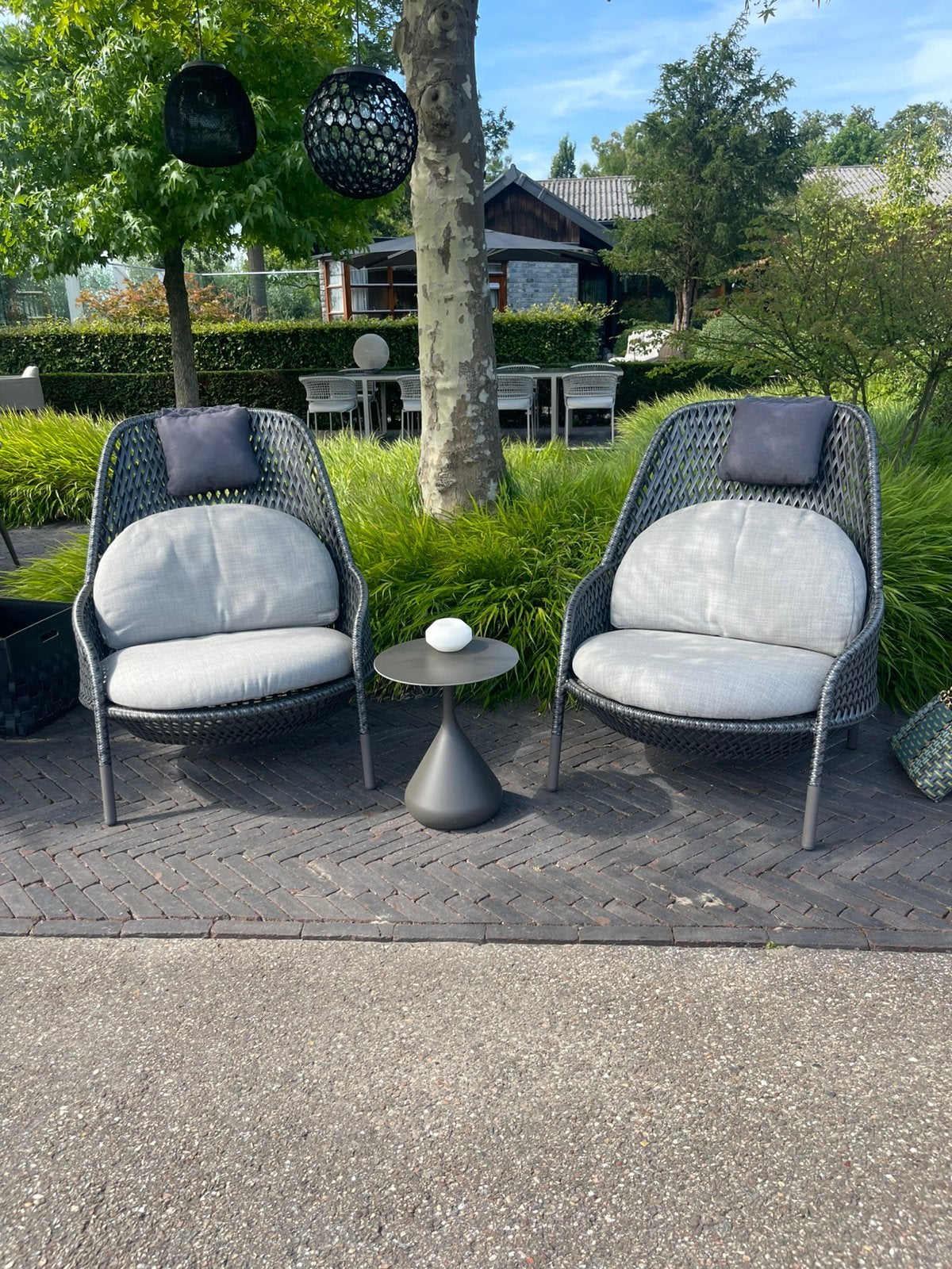 Dedon Ahnda stoelen en een Satellite tafel, Tuin en Terras, Ophalen, Nieuw