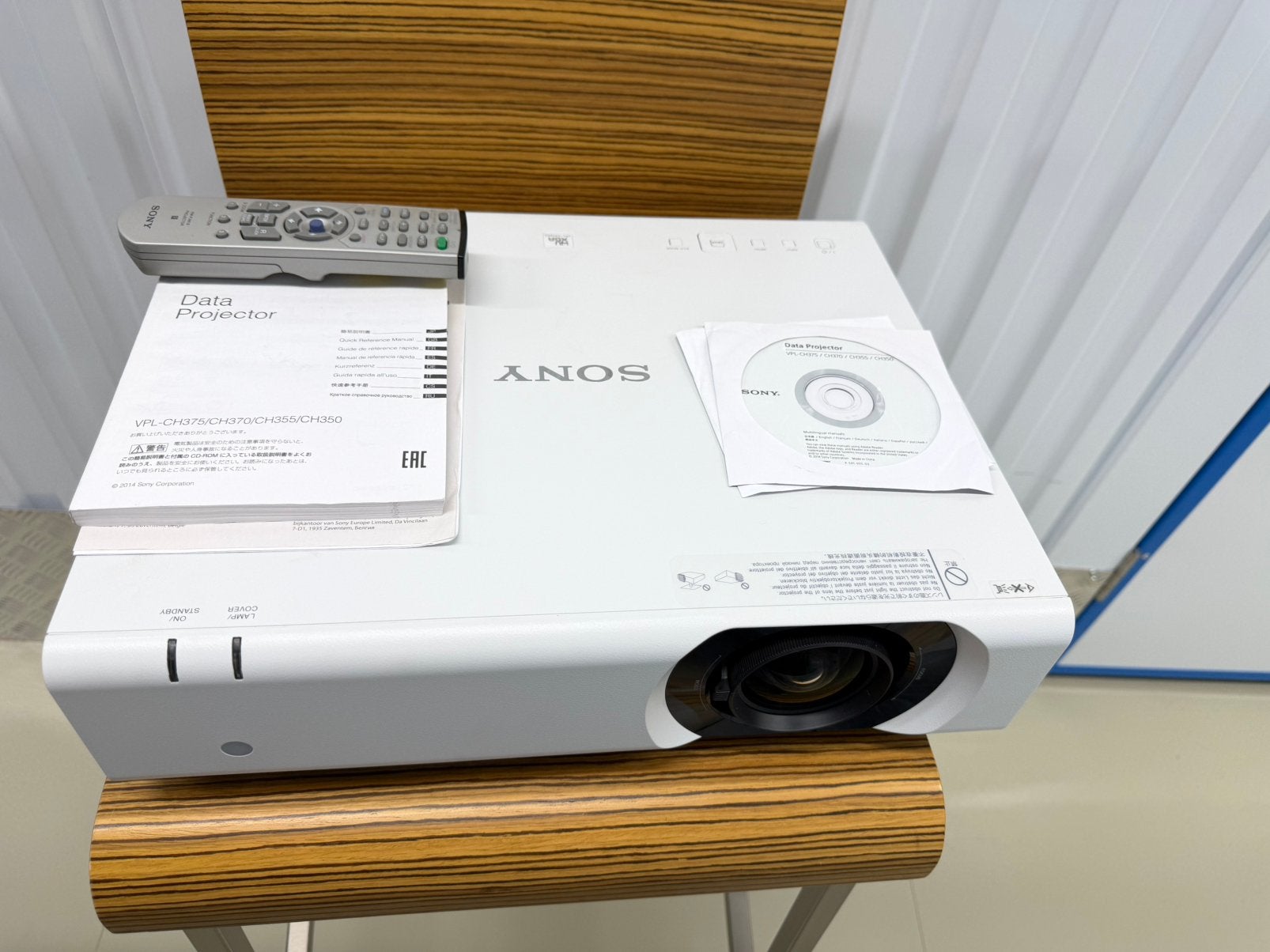 Sony VPL-CH355 Beamer,projector, Ophalen of Verzenden, Overige resoluties