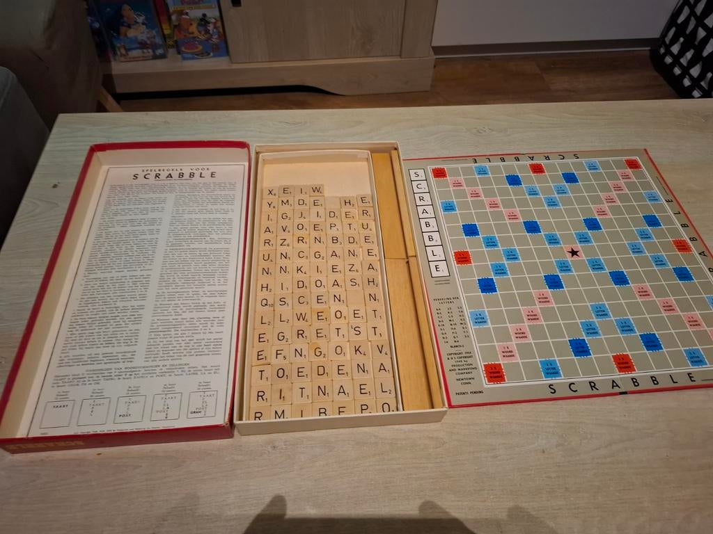 Scrabble - Nederlandse Uitgave - Compleet Gezelschapsspel, Hobby en Vrije tijd, Gezelschapsspellen | Bordspellen, Gebruikt, Westelijke Parallelweg 3, 1948 NP Beverwijk, Nederland