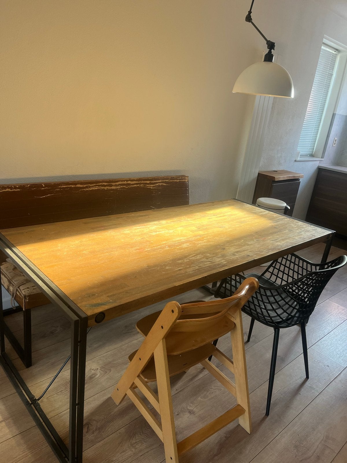 Gratis af te halen: Robuuste eettafel (200x90x77 cm), Ophalen, Gebruikt, Vijf personen of meer, 200 cm of meer