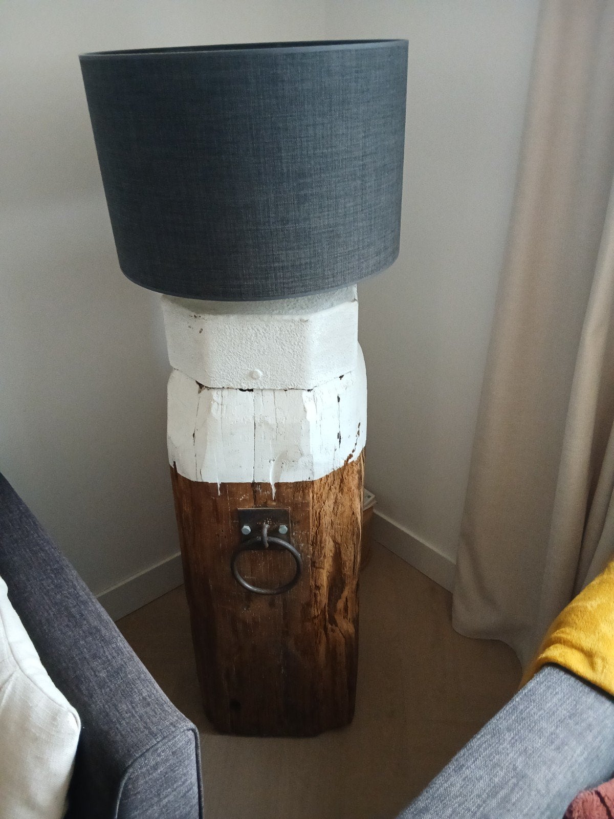 Stoere en robuuste lamp (meerpaal), Ophalen, Hout