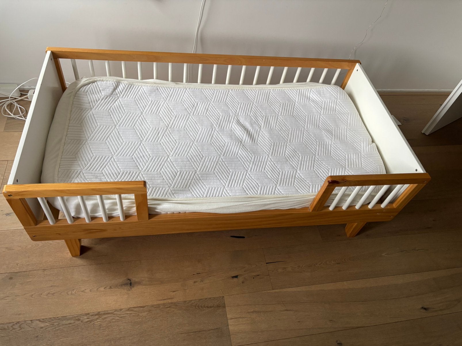 Peuterbed Cerise van Petit Amelie, Ophalen, 70 tot 85 cm, 140 tot 160 cm, Zo goed als nieuw