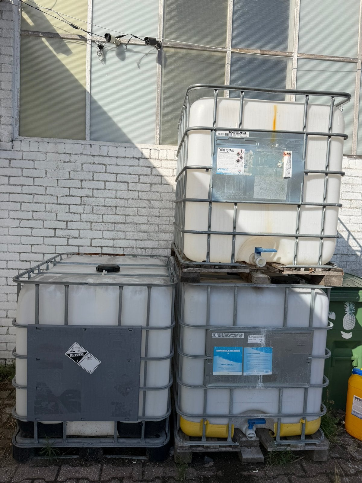 IBC-container 1000 liter – gereinigd, 150 liter of meer, Ophalen of Verzenden, Zo goed als nieuw