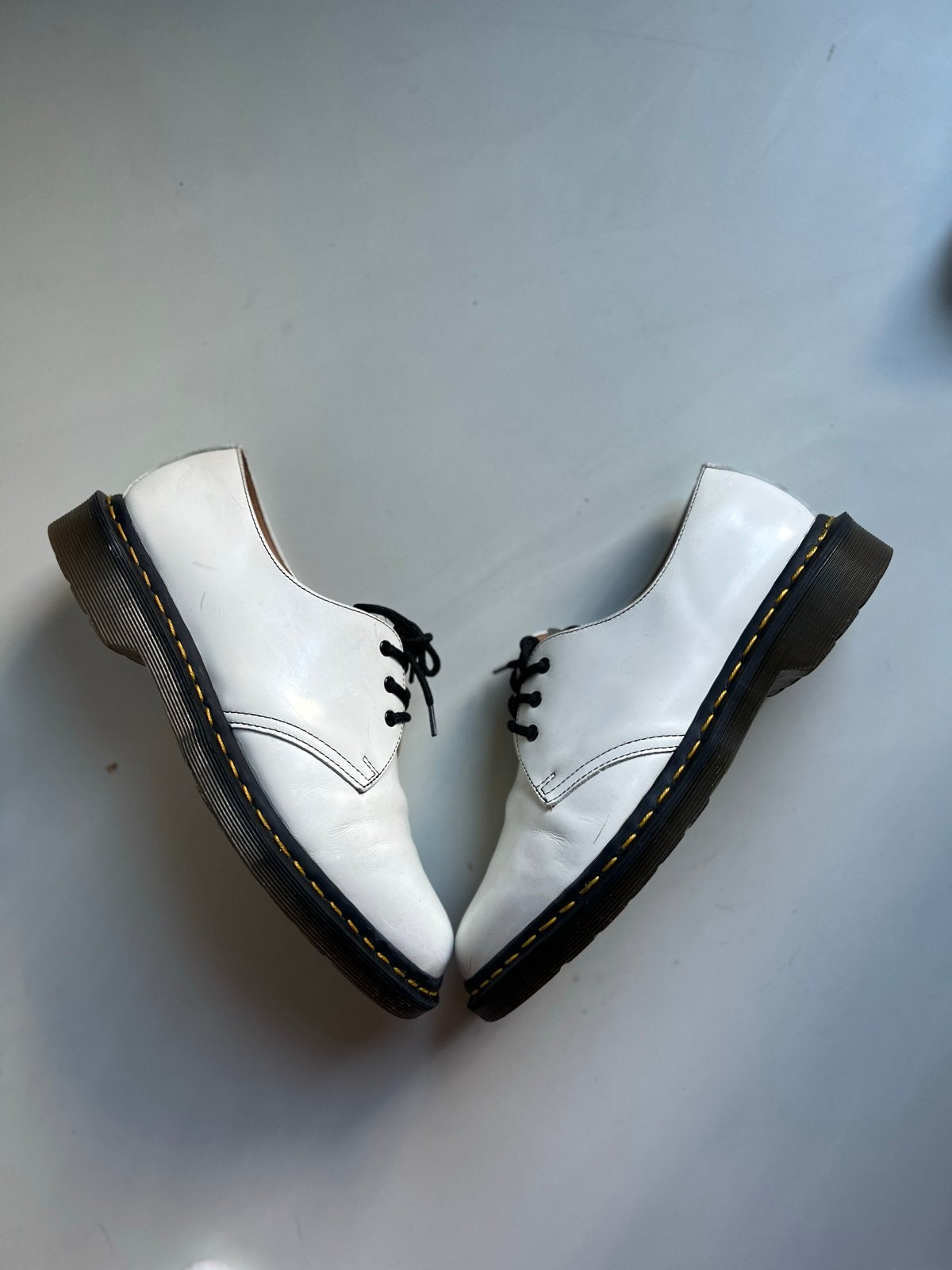Dr. Martens x Comme des Garçons Schoenen Maat 41, Kleding | Dames, Ophalen of Verzenden, Gedragen, Wit, Schoenen met lage hakken