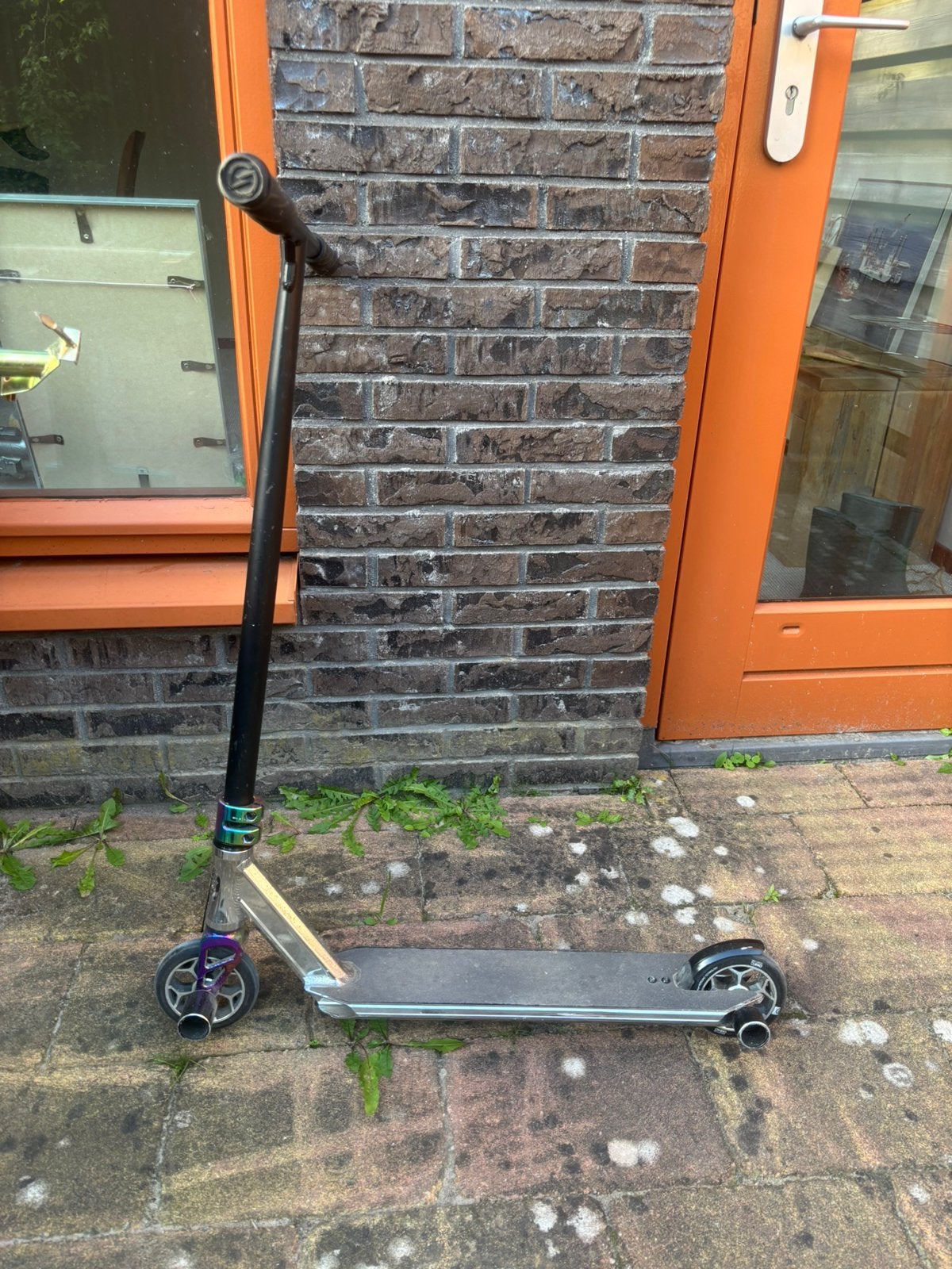 Oxelo Stuntstep – Chroom / Neochrome (Oilslick), Fietsen en Brommers, Ophalen, Zo goed als nieuw, Gewone step