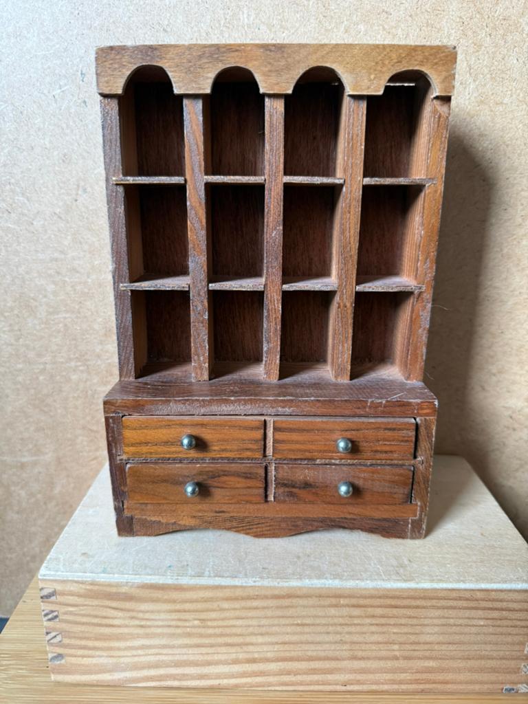 Kast met vakken en lades - hxbxd 17.8x12x5cm - hout, Verzamelen, Poppenhuizen en Toebehoren, Ophalen of Verzenden, Zo goed als nieuw