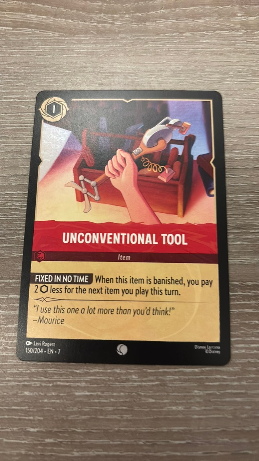 Disney Lorcana Unconventional tool 150-204 7ARI nonfoil, Hobby en Vrije tijd, Ophalen of Verzenden, Zo goed als nieuw