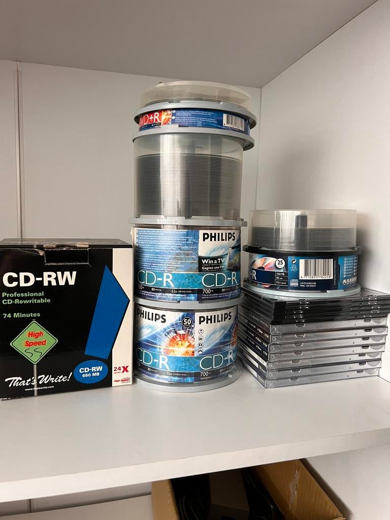 Te koop: cd rw. Heel veel stuks.Allemaal nieuwe, Computers en Software, Beschrijfbare discs, Ophalen, Nieuw, Cd