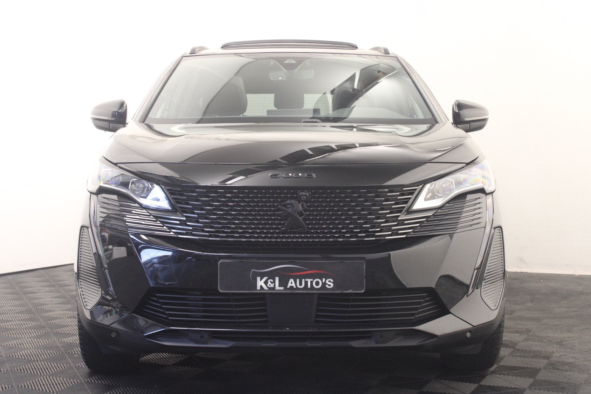 Peugeot 5008 1.2 Hybrid 136 Allure 7p |Pano| (bj 2024), Auto's, Gebruikt, Zwart, 1199 cc, Zwart