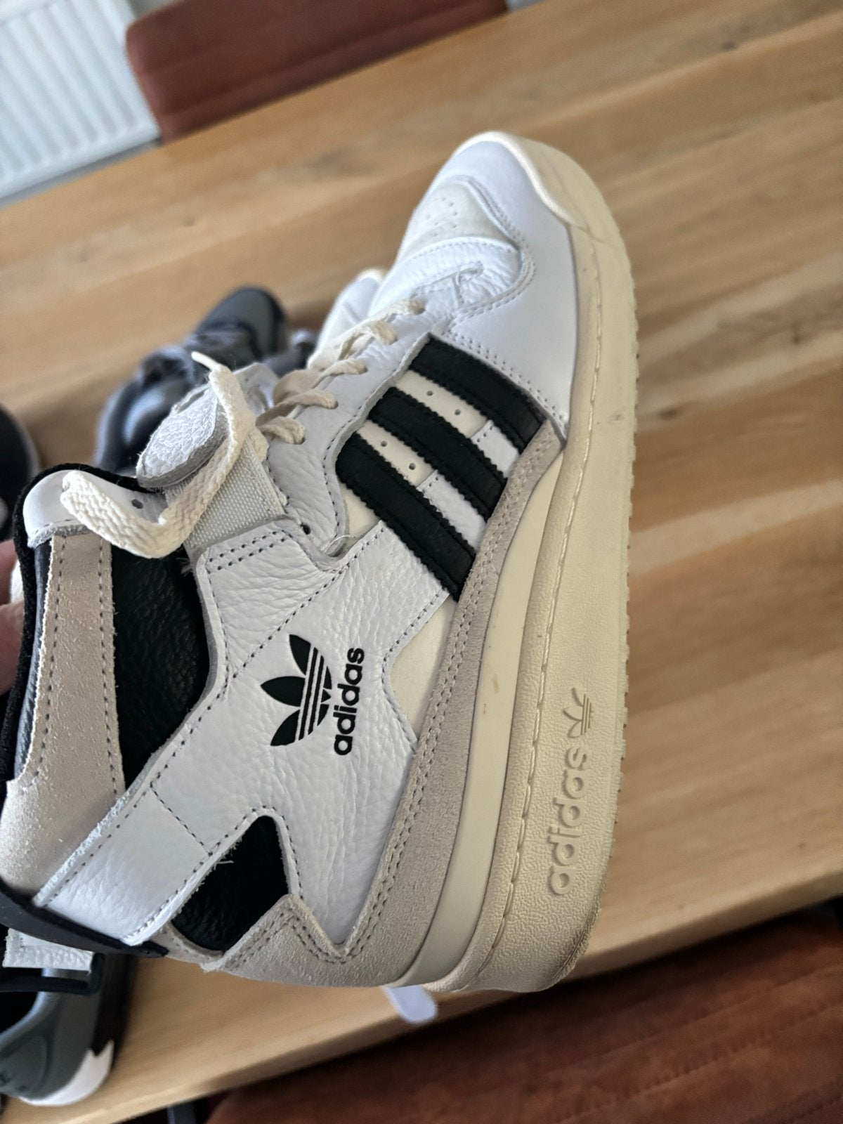 Adidas Forum Low sneakers - wit met zwart, maat 44, Ophalen of Verzenden, Zo goed als nieuw, Wit, Sneakers of Gympen