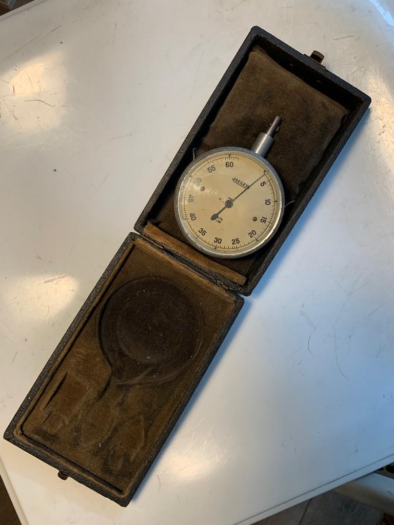 Jaeger toerenteller voor pre-war motor, Verzenden