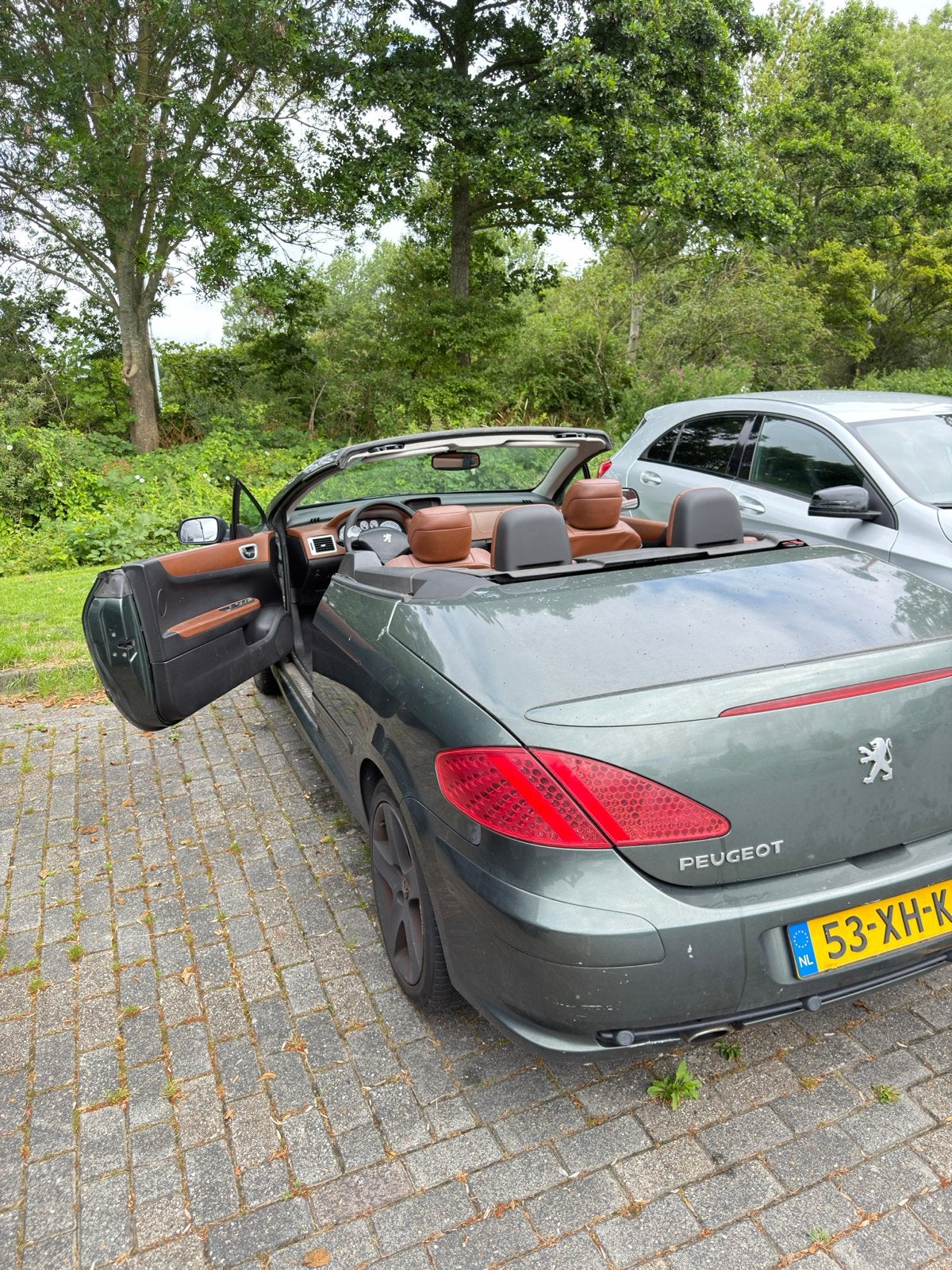 Peugeot 307 2.0 16V CC 2003 Grijs, Auto's, Voorwielaandrijving, 4 cilinders, Cabriolet, 4 stoelen