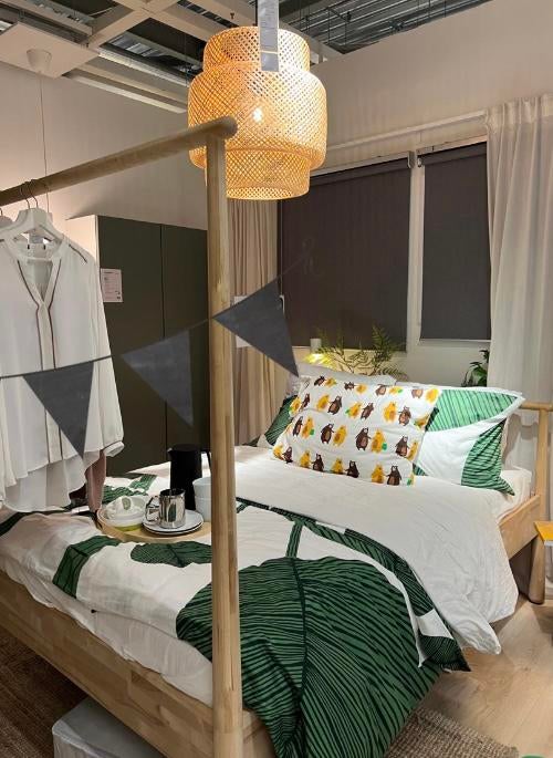 Houten bedframe met houten palen met lattenbodem, Huis en Inrichting, Slaapkamer | Bedden, Ophalen, Bruin, Tweepersoons, 140 cm