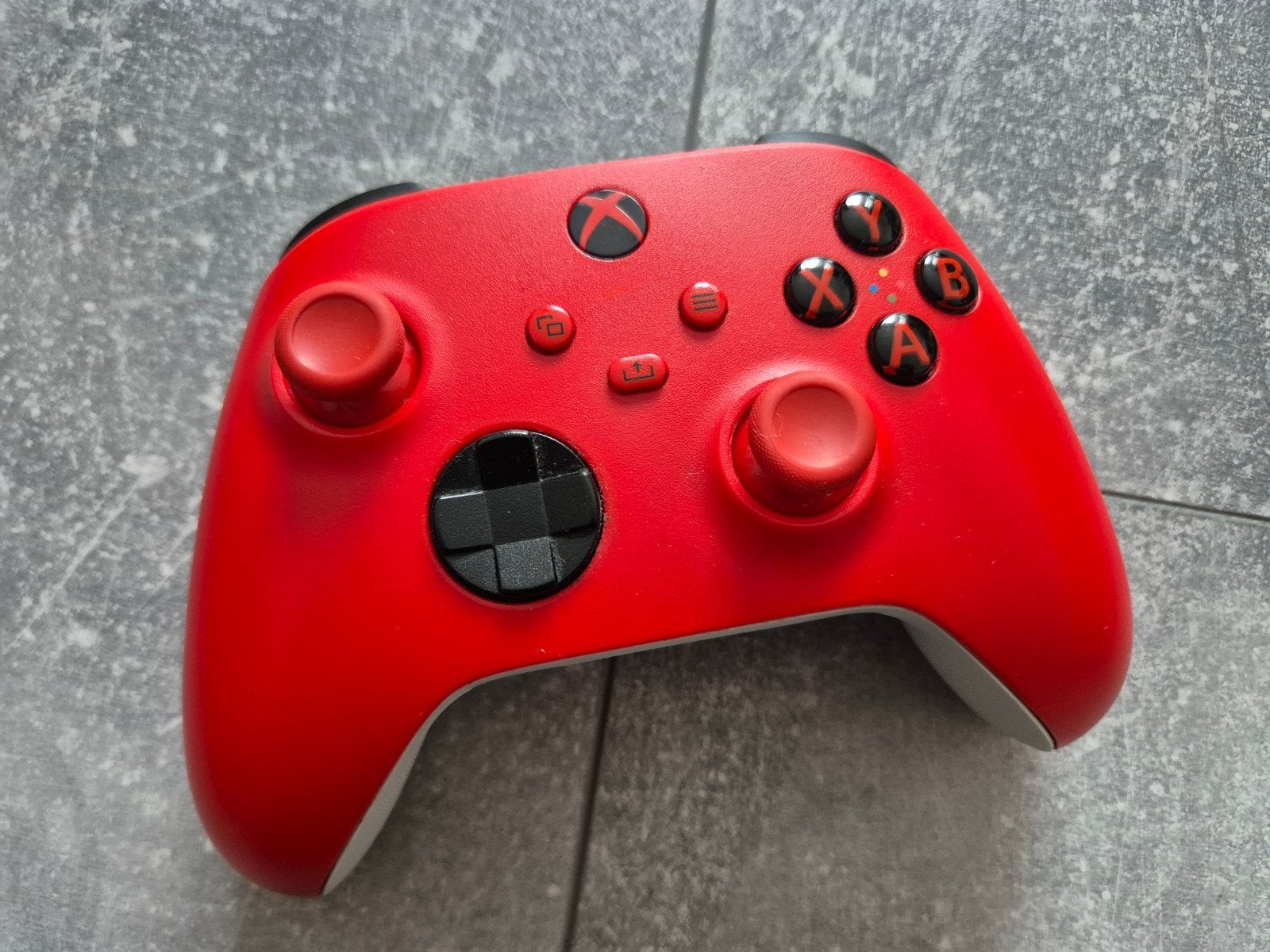 XBOX Series X / Series S - Controller - Rood, Ophalen of Verzenden, Gebruikt, Controller, Xbox One