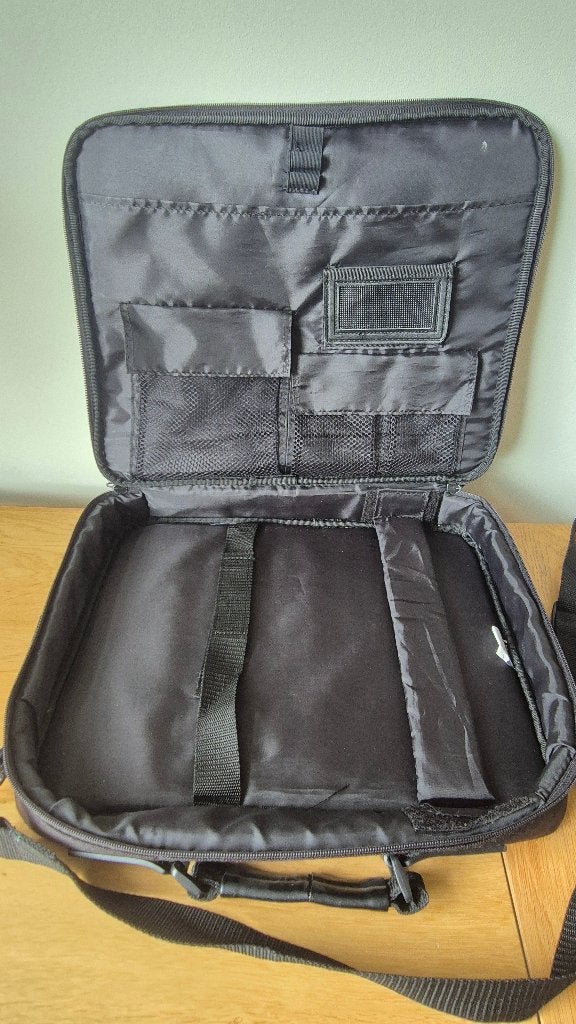 Targus Laptoptas 15-15.6" TAR300 Clamshell Laptop Bag, Gebruikt, 15 inch, Aktetas, Ophalen of Verzenden