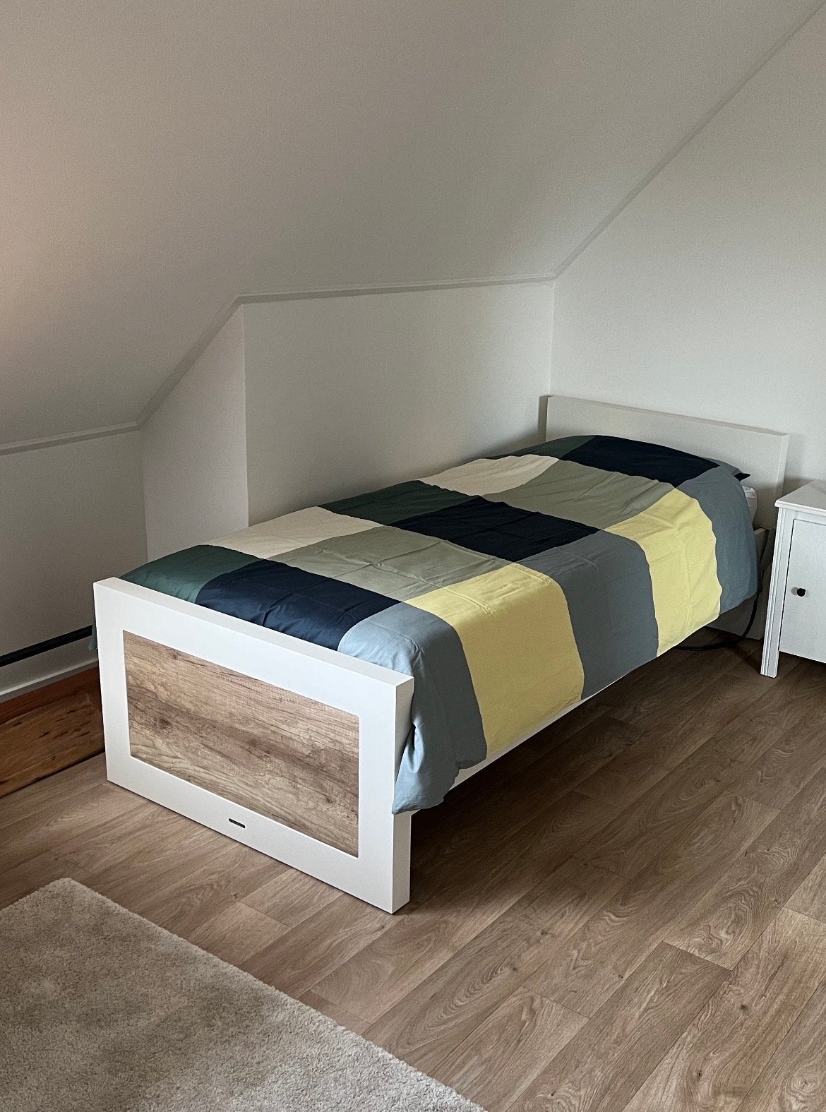Kidsmill bed 90x200 cm met elektrische lattenbodem., 85 tot 100 cm, Zo goed als nieuw, 180 cm of meer, Ophalen