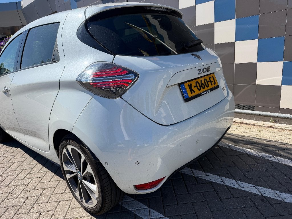 Renault ZOE R135  2020 winterpack batterij incl. parelmoer, Lane Keeping Assist, Zwart, 180 min, Wit