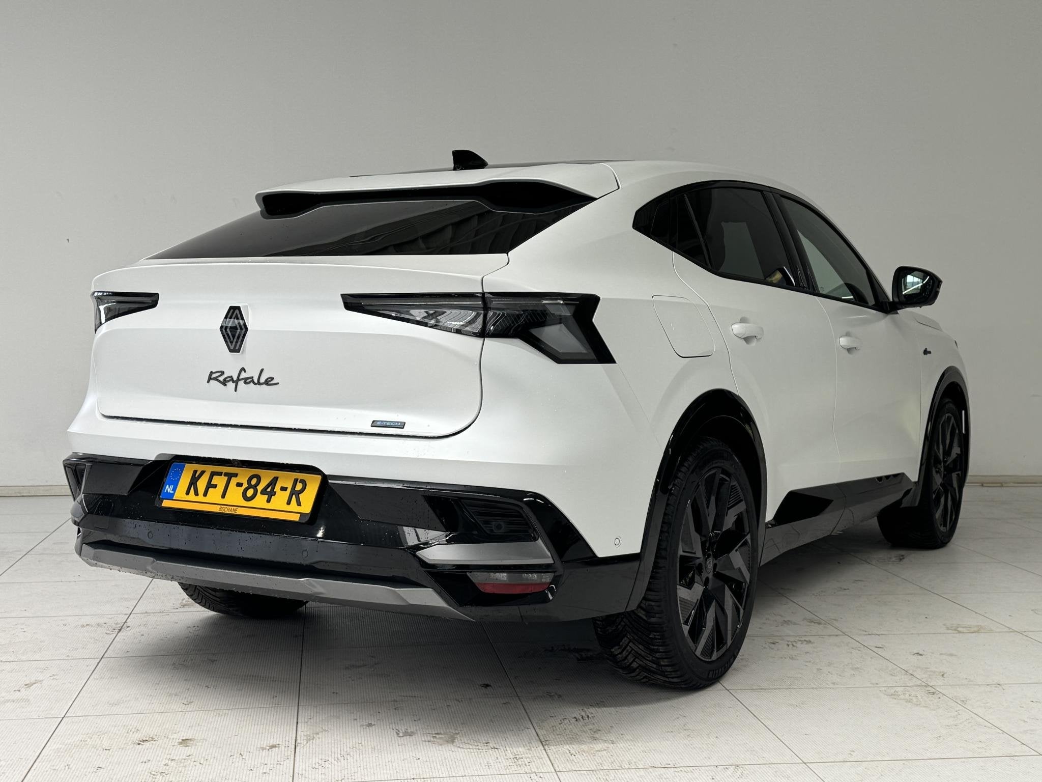 Renault Rafale 1.2 E-Tech 4x4 plug-in hybrid 300 esprit Alpi, Gebruikt, 1199 cc, Met garantie (alle), Wit