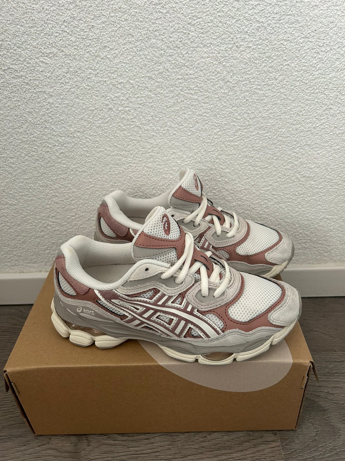 Assics te koop 6 weken oud gel nyc maat 37/5, Ophalen of Verzenden, Zo goed als nieuw, Zwart, Sneakers of Gympen