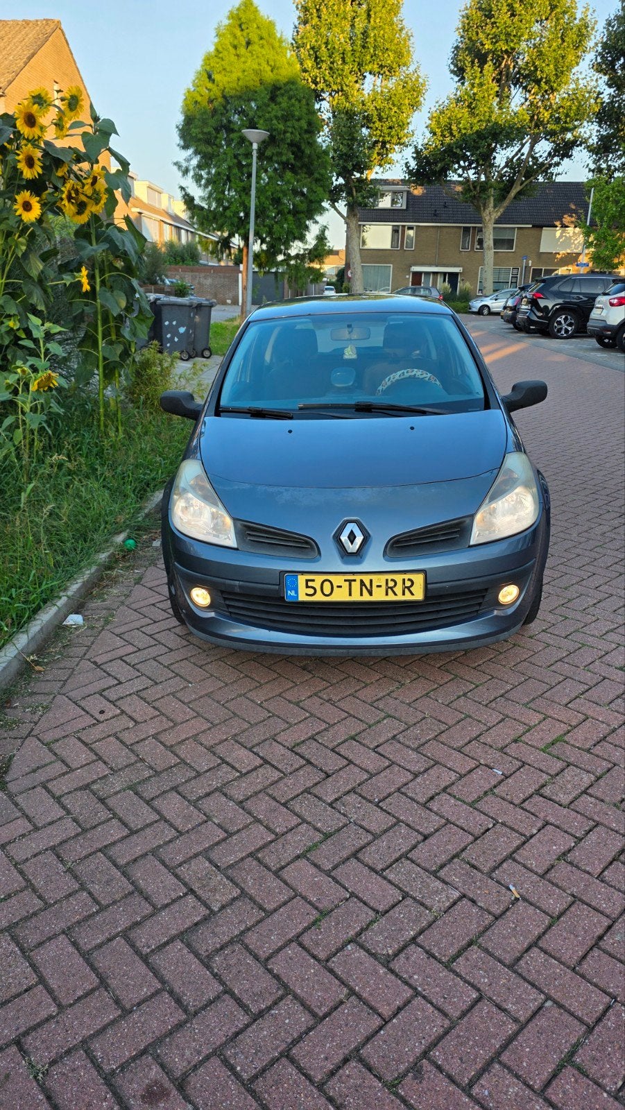 Renault Clio 1.4 16V 72KW 3-DRS E4 2006 Blauw, Voorwielaandrijving, 4 cilinders, Blauw, 49 €/maand