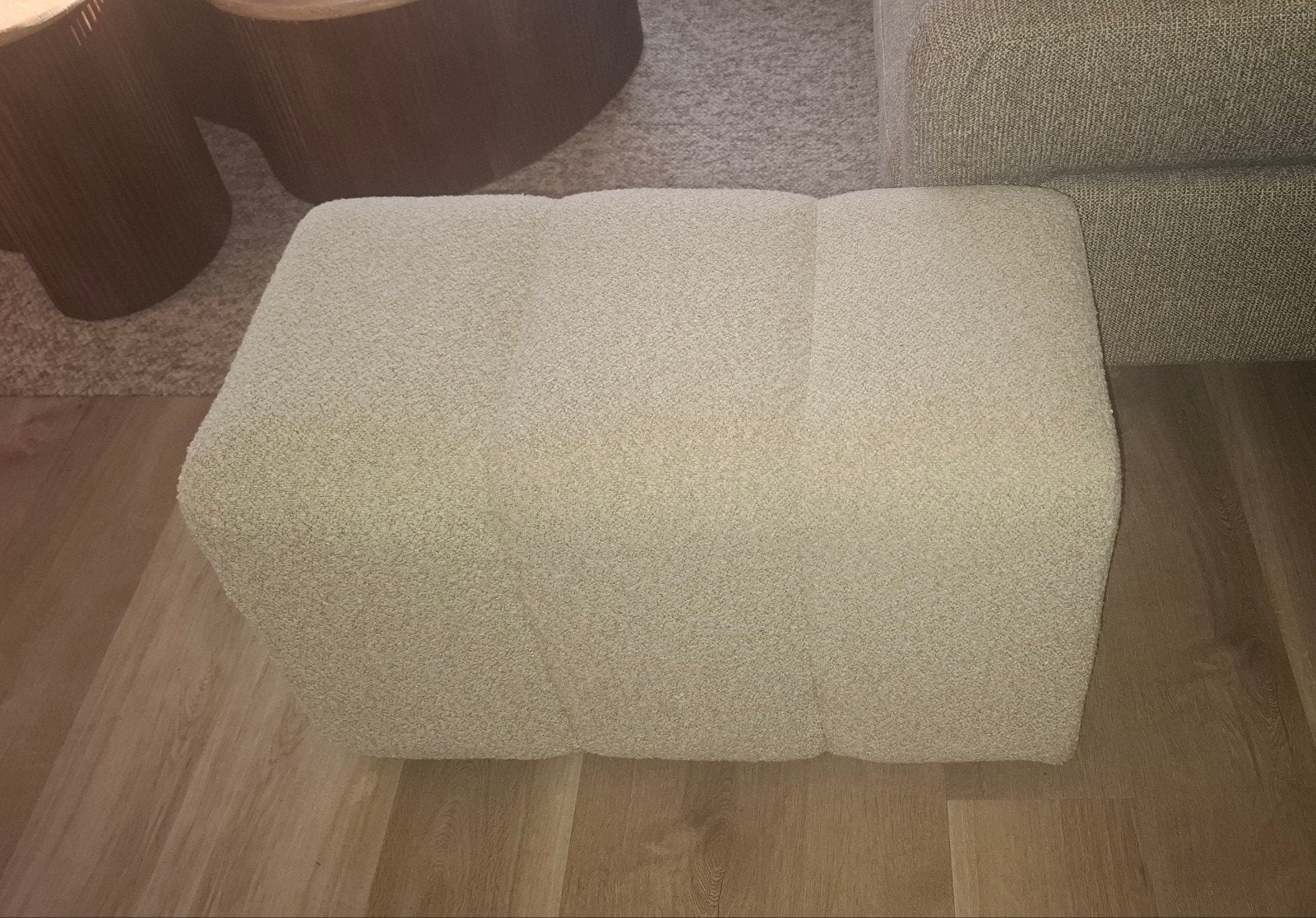 Zandkleurig rechthoekig bankje, poef, voetenbankje, Ophalen, Minder dan 50 cm, Japandi,  hotel chique,  landelijk, 50 tot 75 cm