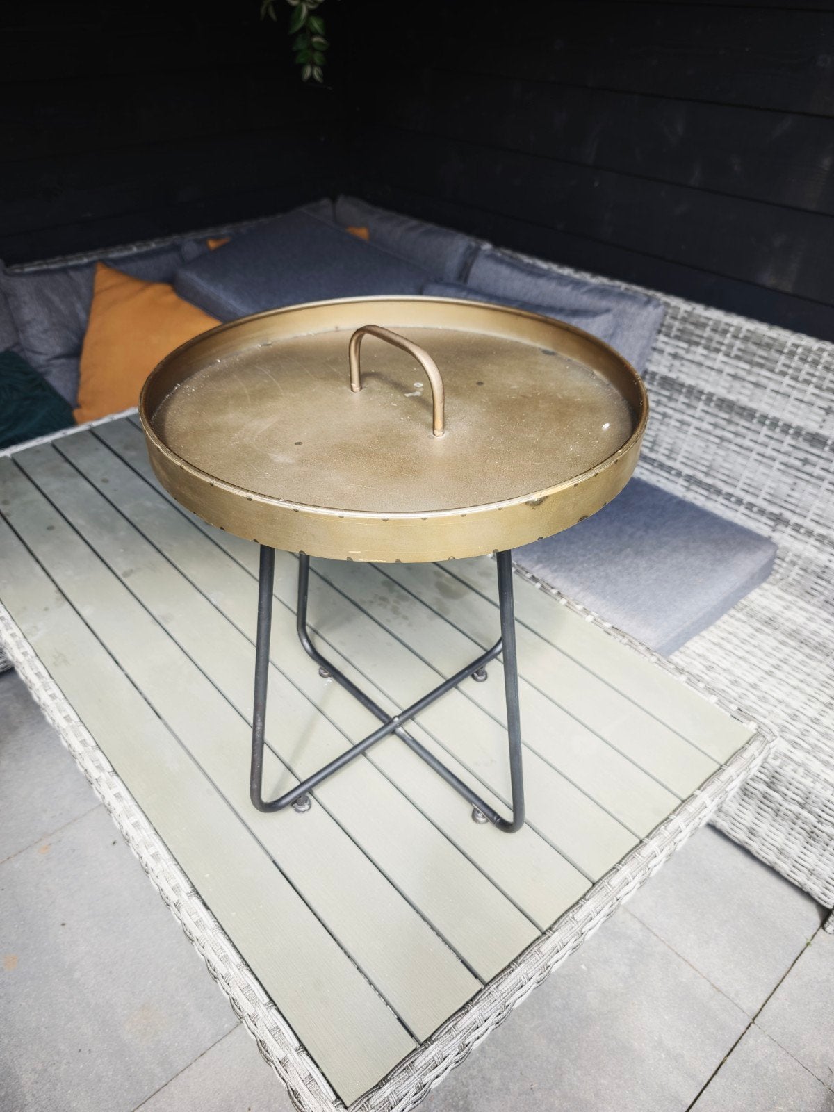 Bijzettafeltje, Huis en Inrichting, Tafels | Bijzettafels, Minder dan 55 cm, Metaal of Aluminium, Rond, Zo goed als nieuw