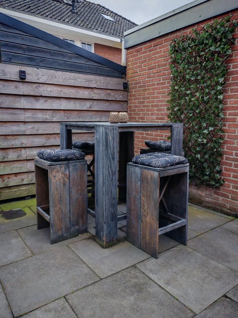 Houten bartafel met krukken voor buiten, Ophalen, Gebruikt, Vierkant, Hout