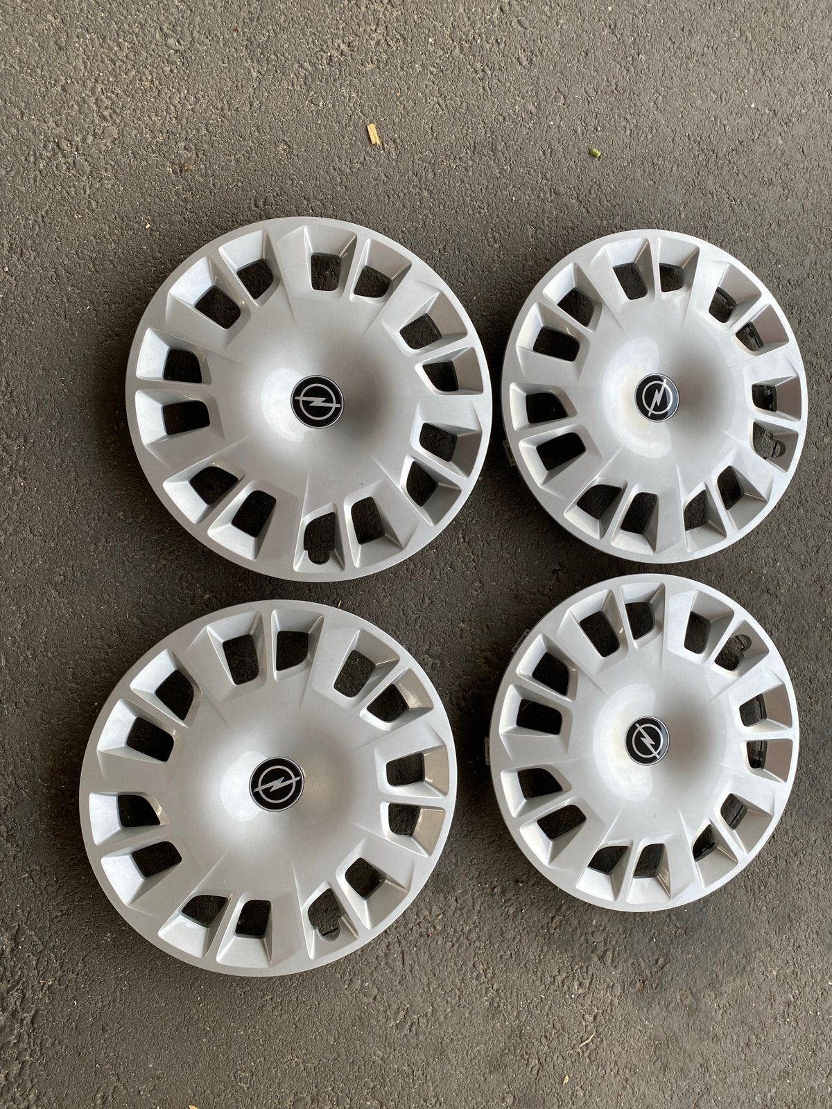Set van 4 Opel wieldoppen 16inch Nieuw, Ophalen, Gebruikt
