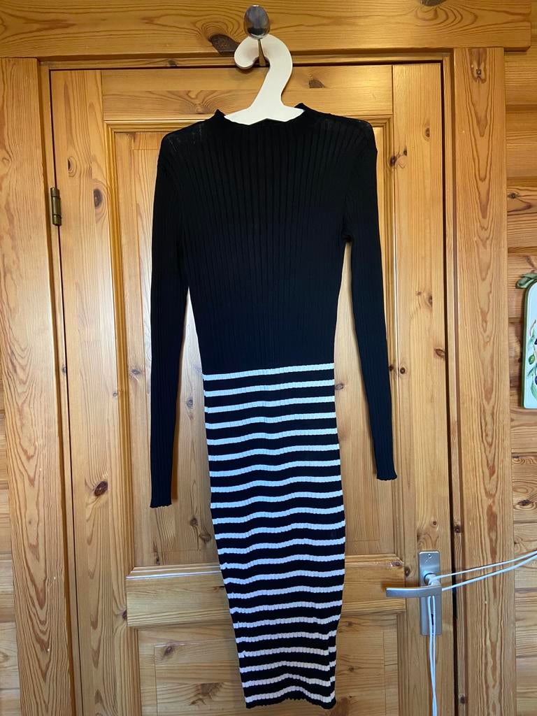 Jurk lang zwart Lipsynlondon 38 stretch lengte 109 oto 40/50, Maat 38/40 (M), Zwart, Ophalen of Verzenden, Zo goed als nieuw