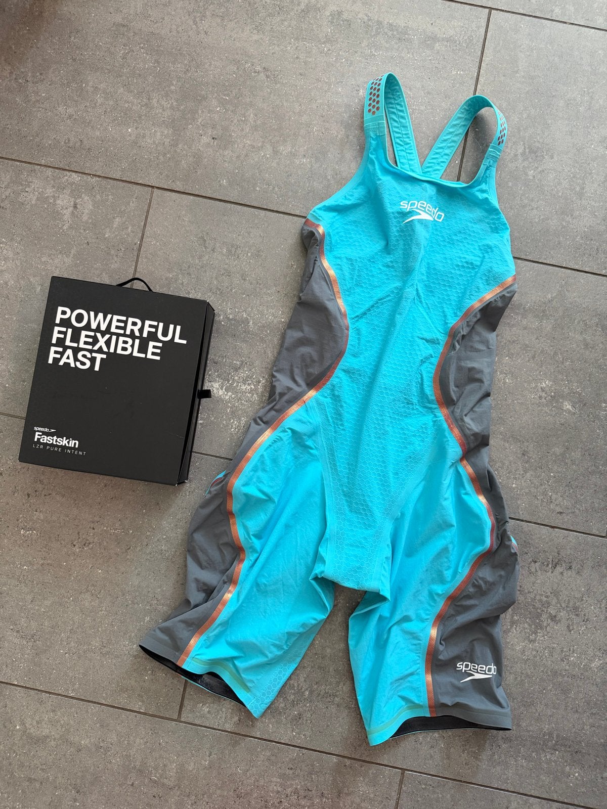 Speedo Carbon Fastskin LZR Pure Intent Closed Back Badpak 24, Ophalen of Verzenden, Zo goed als nieuw, Meerkleurig, Badpak