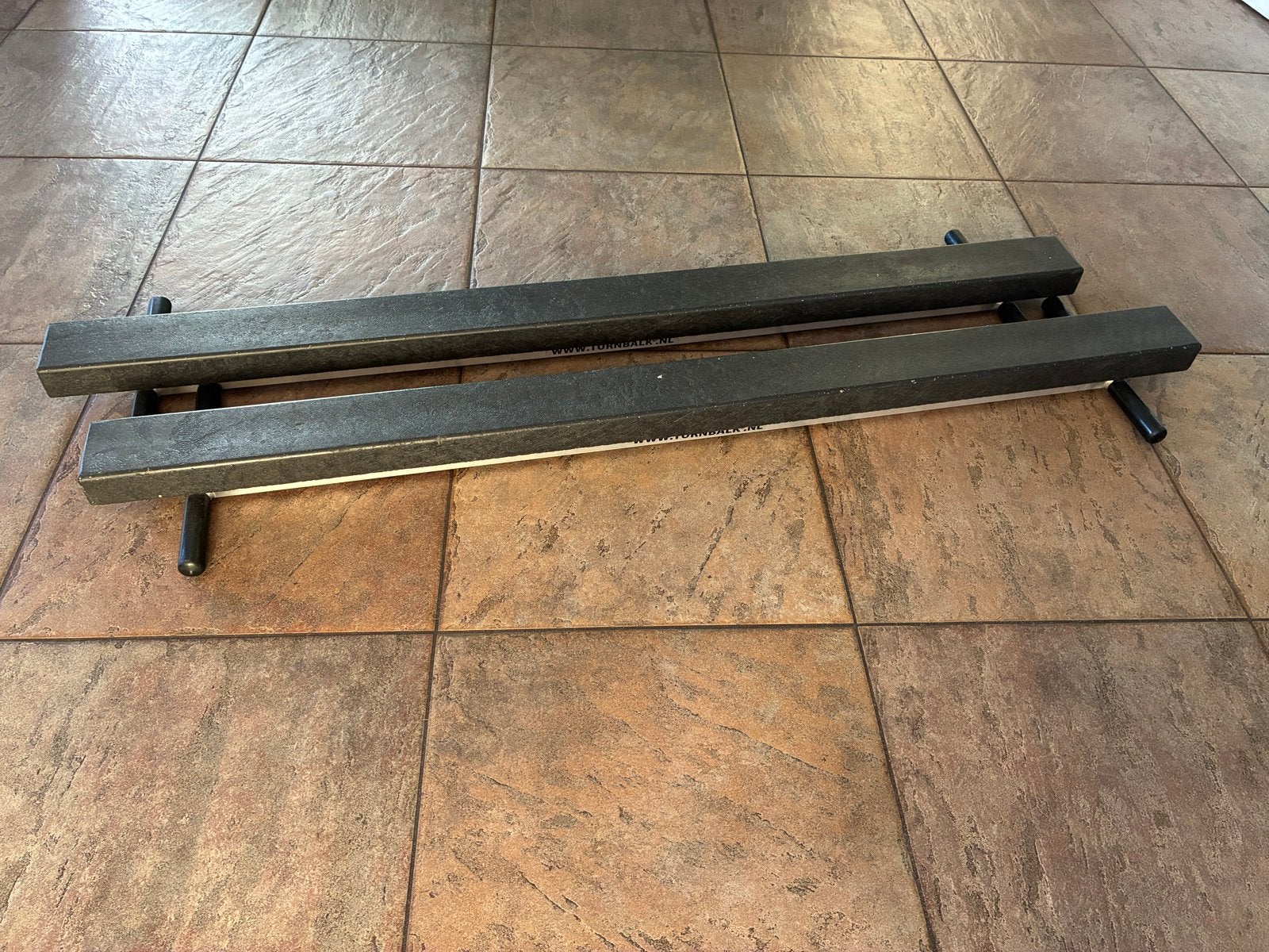 Twee stevige zwarte metalen turnbalken/evenwichtsbalken, Ophalen, Materiaal, Zwart, Maat 36 t/m 42