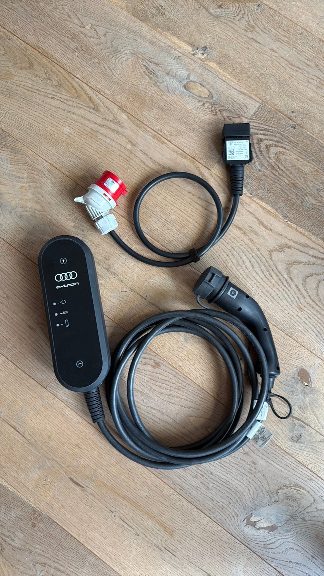 Audi e-tron Universele Oplader 11 kw met Laadkabel Type 2, Ophalen of Verzenden, Gebruikt, Audi