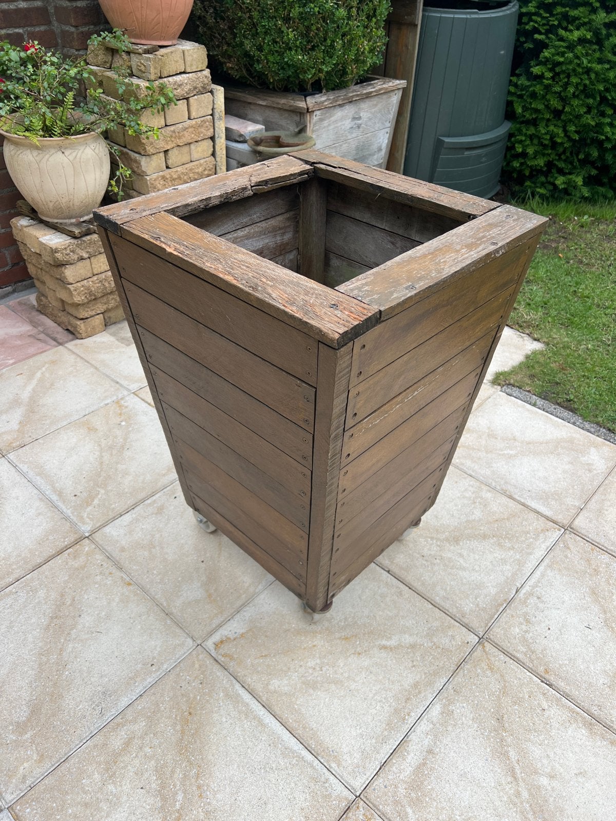 Houten plantenbak van hardhout op wieltjes, Tuin en Terras, Bloembakken en Plantenbakken, Ophalen, Gebruikt, Minder dan 60 cm