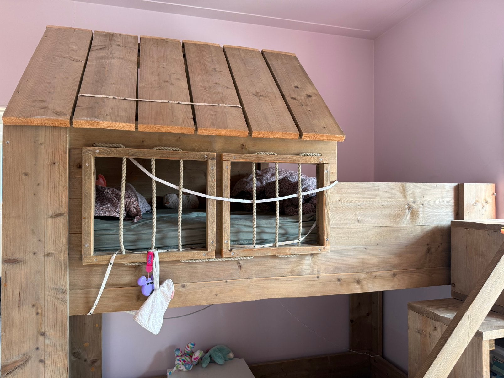 Hoogslaper steigerhout huisje met trap, Ophalen, Gebruikt, Hoogslaper