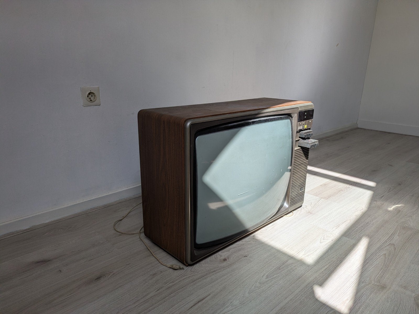 Vintage Philips TV met afstandsbediening - defect, Audio, Tv en Foto, Ophalen, Niet werkend, 40 tot 60 cm, Philips