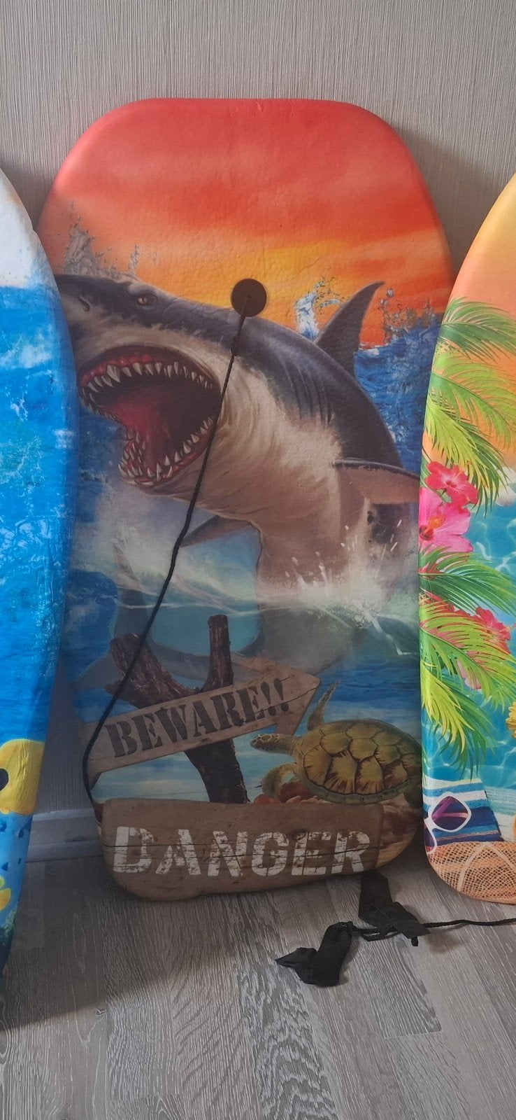 Bodyboard met haaienprint - Zo goed als nieuw, Ophalen, Zo goed als nieuw, Overige typen, Met koord