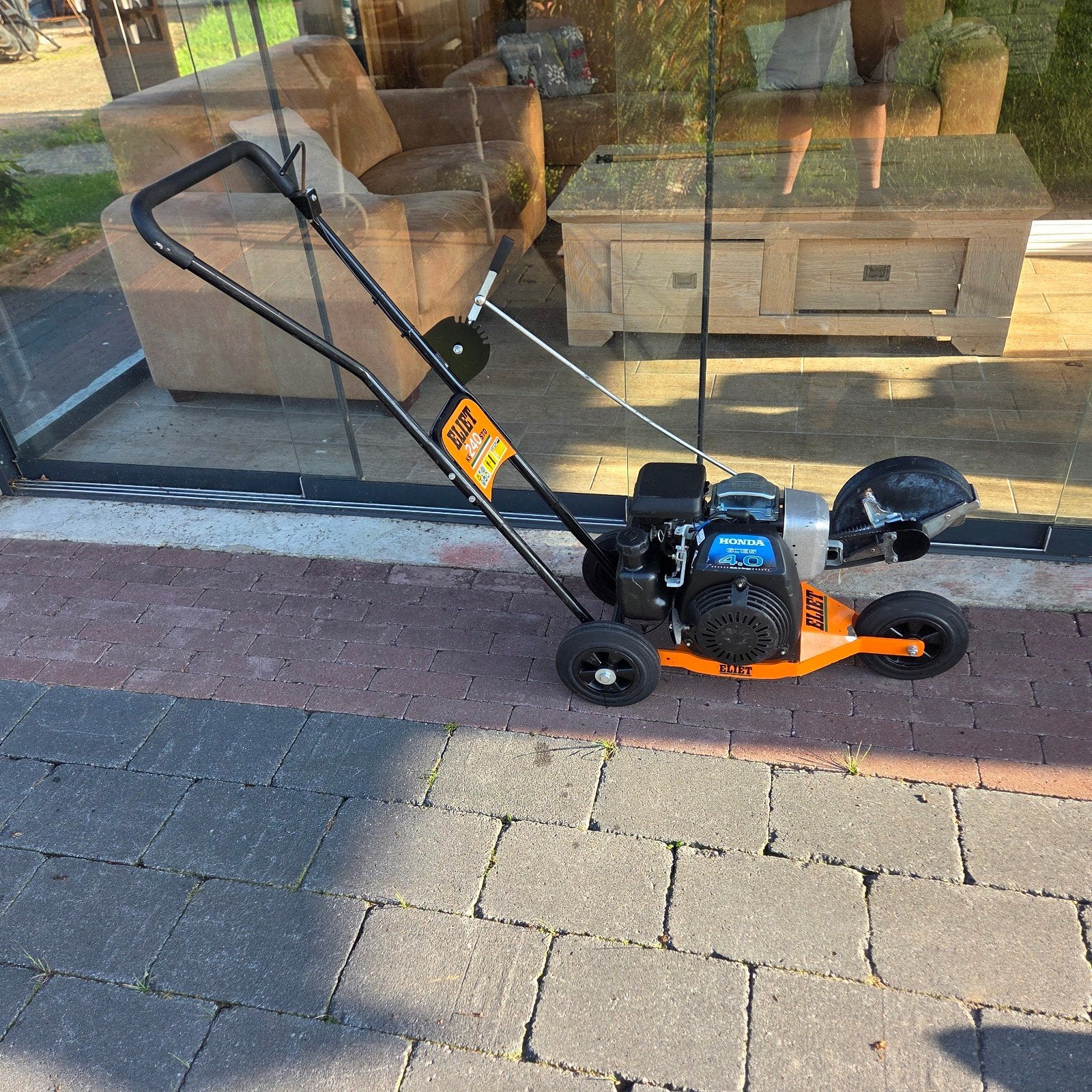 Eliet KS240 std Kantensnijder., Tuin en Terras, Verticuteermachines, Ophalen, Benzine