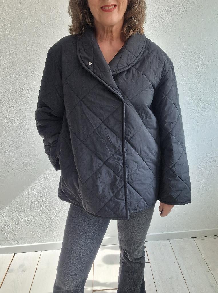 Arket quilted tussenjas. Maat M. Zwart, Maat 38/40 (M), Nijmegen, Zwart, Verhip-vintage.nl